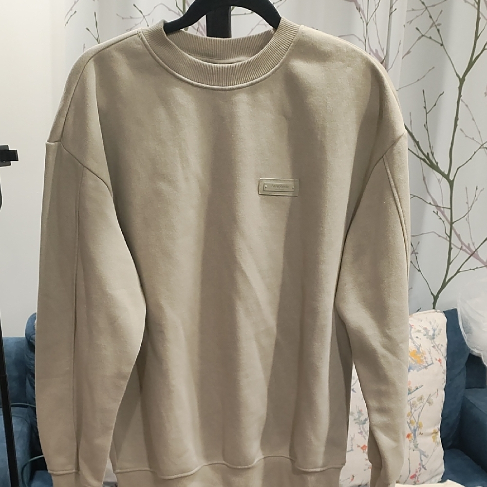 H&M Men's Beige Crewneck Sweater